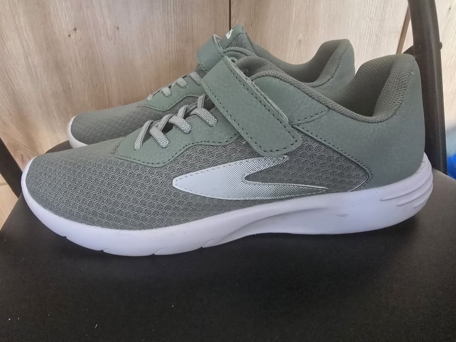 Nowe  buty sportowe  Vty