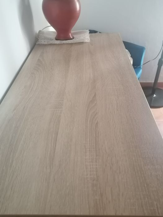 Cómoda com 4 gavetas em madeira de aglomerado estilo móvel Ikea