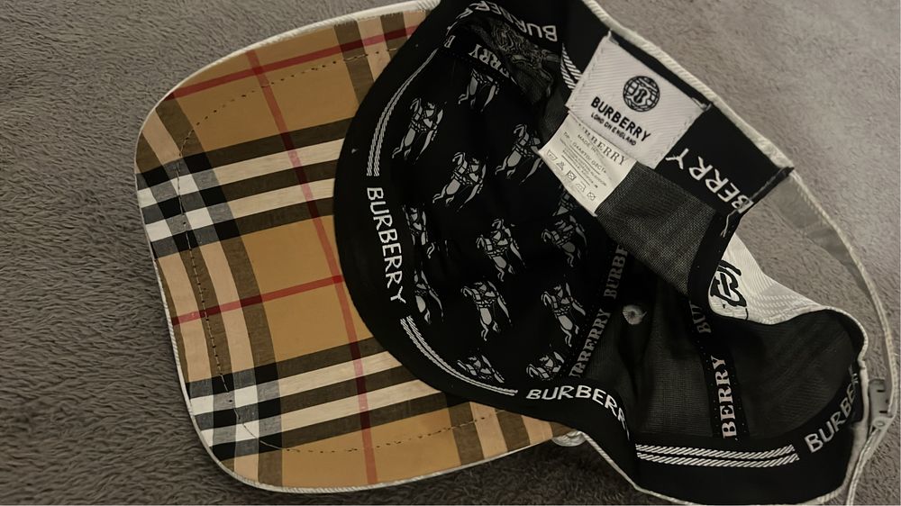 Burbery capa  nova