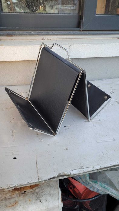 Porta Revistas Anos 70 Metal Napa Preta Madeira