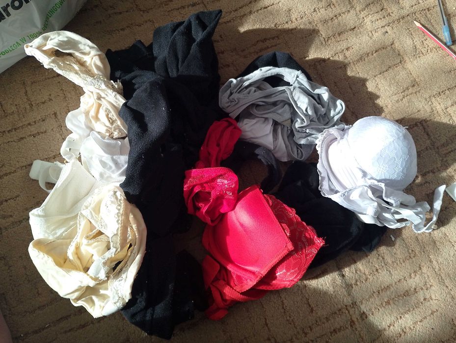 Zestaw damskiej używane bielizny