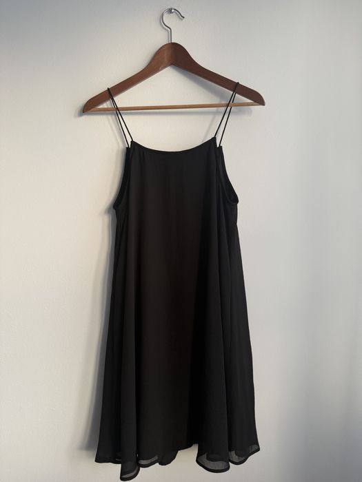 Czarna sukienka mini vero moda