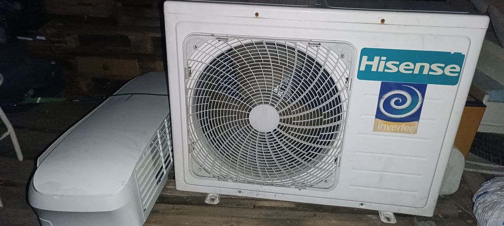 Klimatyzacja Hisense 5 kW zdemontowana.