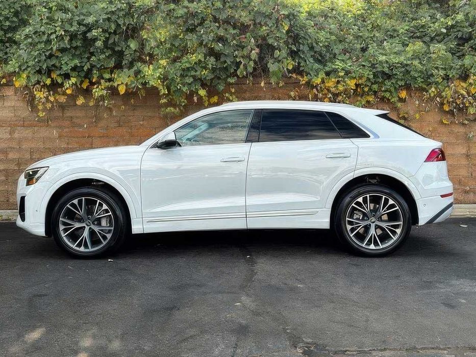 Audi Q8 quattro Premium Plus      2025