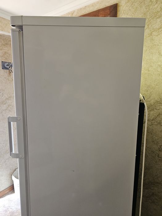 Морозильна камера INDESIT SFR 167 NF