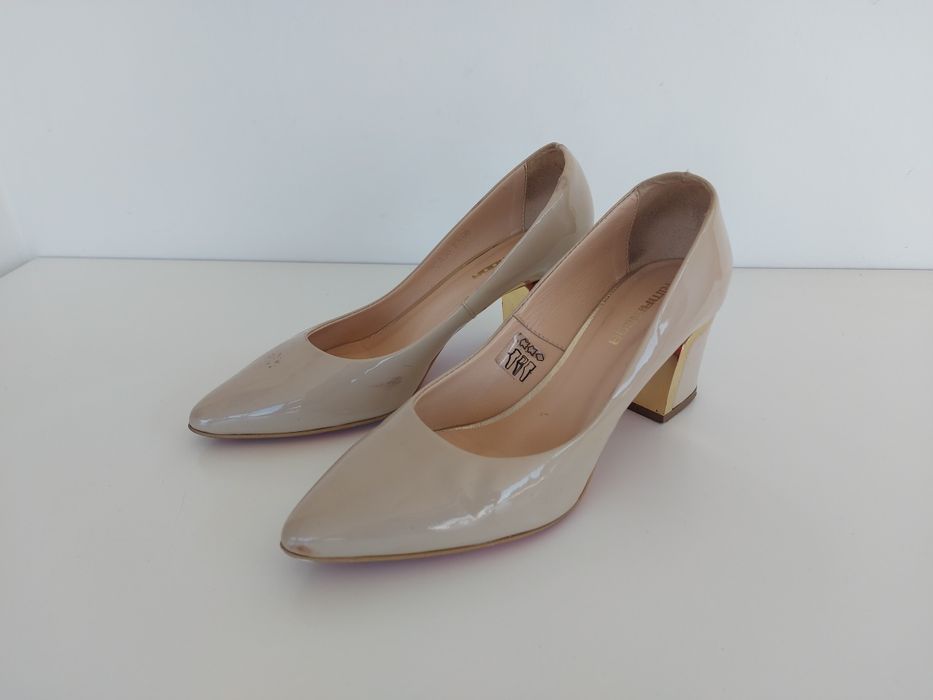 Buty czółenka skórzane Prima Moda w rozmiarze 37