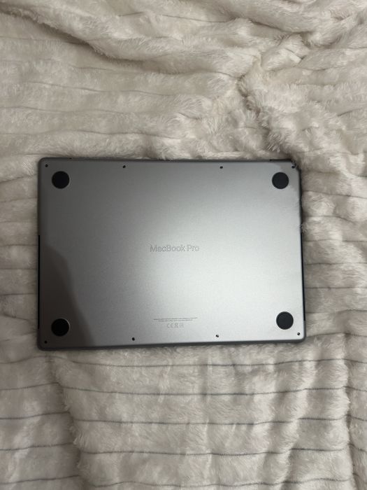 Sprzedam MacBook Pro M3 512 GB 16GB RAM - Jak nowy