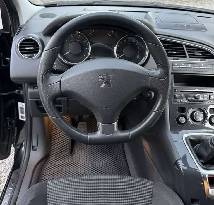 Продам Пежо 5008