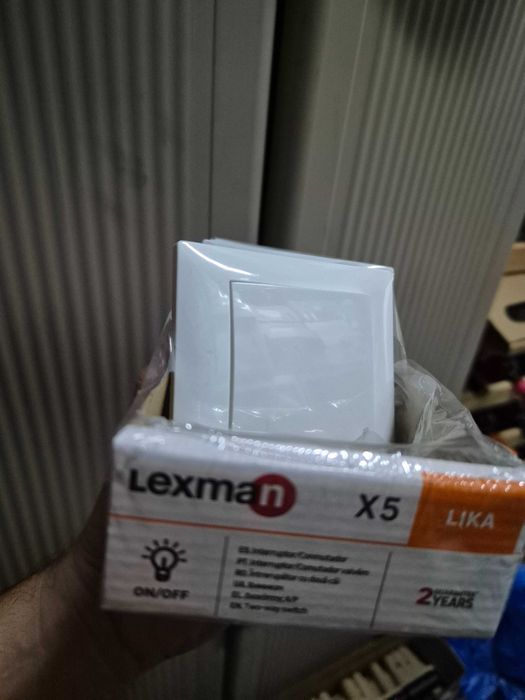 Interruptor e tomada Lexman