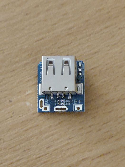 модуль повербанка живлення-зарядки від 18650 з USB-microUSB 1А