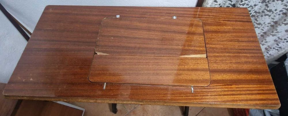 Máquina de Costura Antiga ALGAR – Funcional – Mesa Original