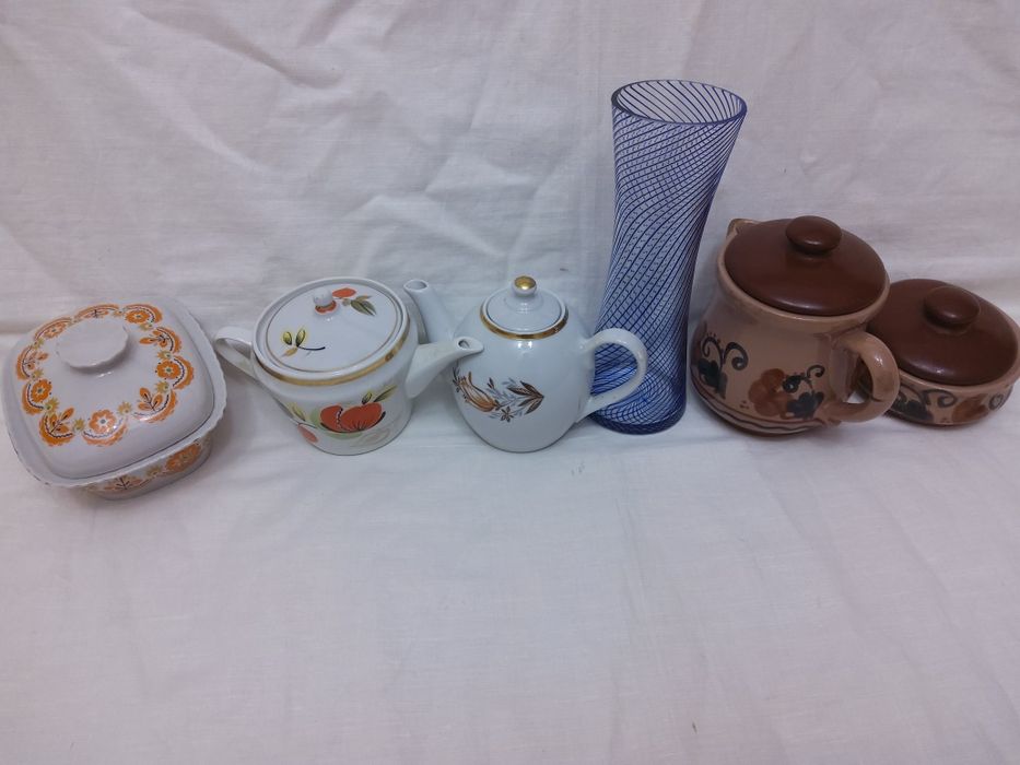 Ваза,чайники,масленка,