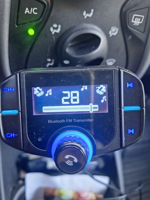 Transmiter samochodowy FM