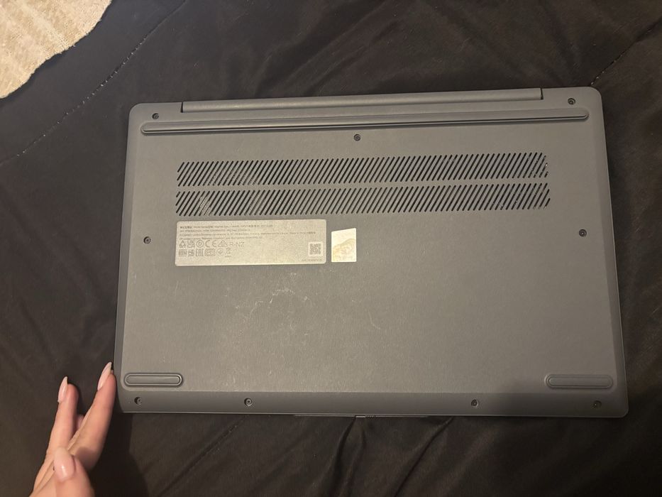 Portátil Lenovo IdeaPad Slim 3