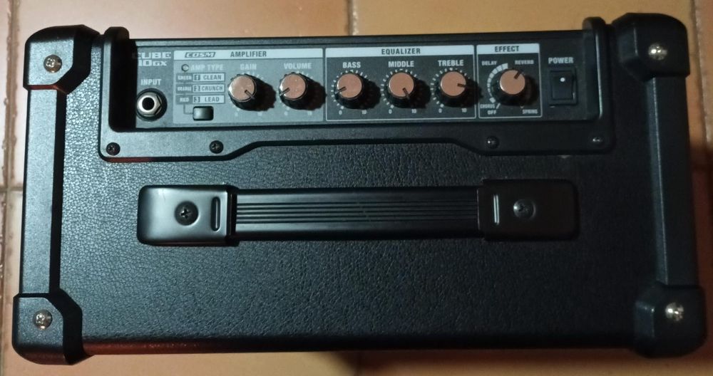 Amplificador Guitarra combo Roland Cube 10GX