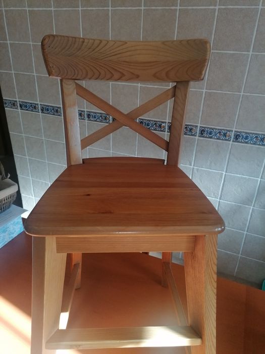 Cadeira de refeições para criança.