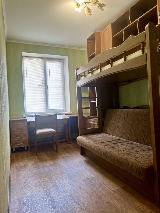 3-х сталінка « 8 лікарня» 2/2 автономка, гарний стан