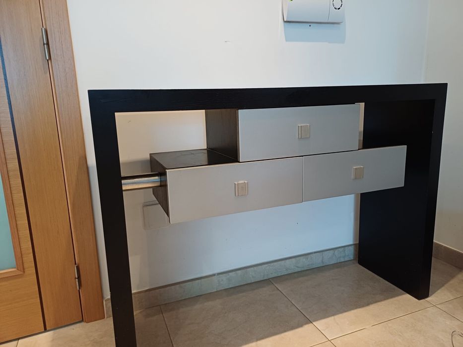 Consola Wengue e Prata