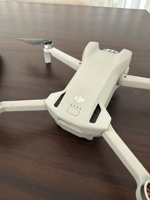 DJI Mini 3 + DJI RC com ecrã