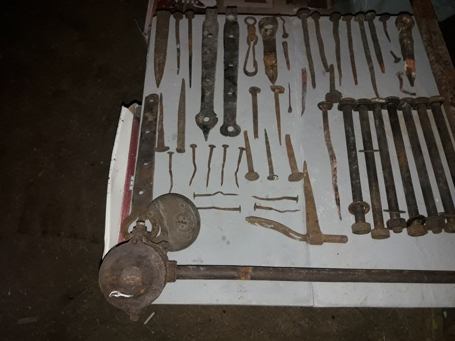 Kute gwoździe śruby ankry i inne