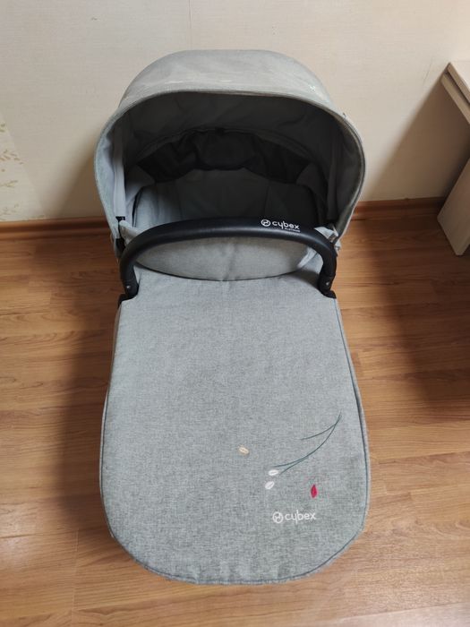 Люлька Cybex Priam Koi (priam)+ шасси