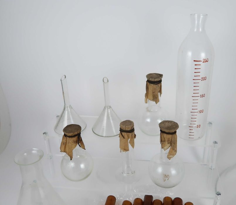 Lote de peças de laboratório / farmácia