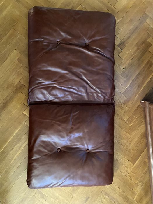 Кожаные подушки на диван кресло