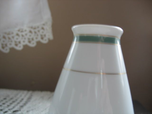 ROSHENTAL GROUP-classic rose-oryginalny porcelanowy mały wazonik