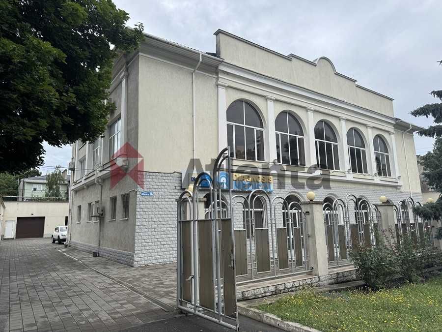 Продаж окремої  будівлі з територією в центрі Чорноморська. код 493911