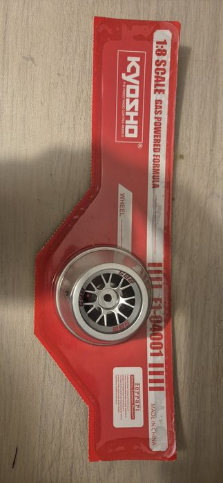 Diversas peças de modelismo ferrari
