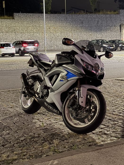 Suzuki GSXR 600 K8