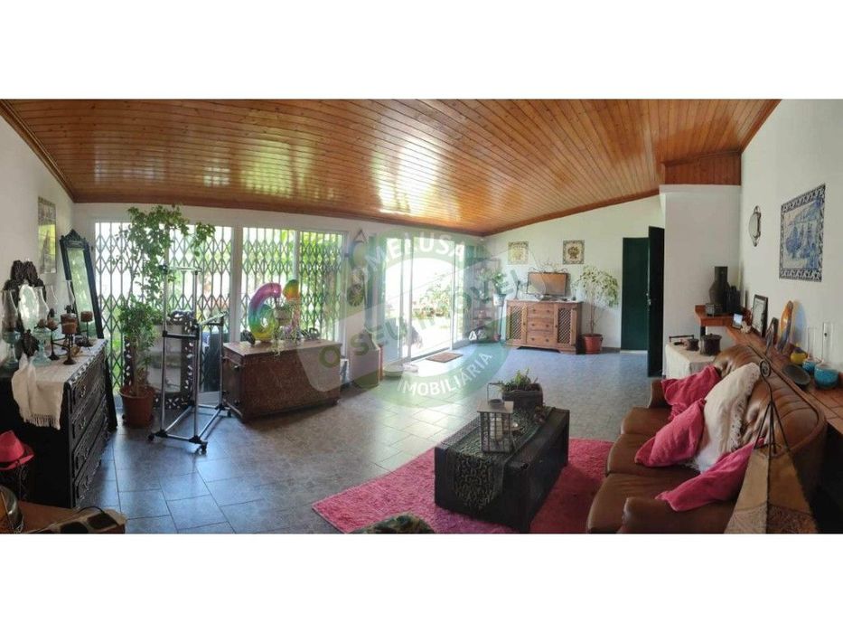 Apartamento T3+2 com jardim e estúdio independente..