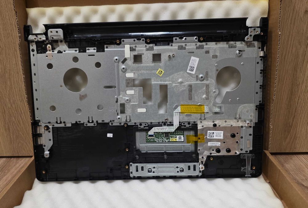 Nowy Oryginalny Palmrest touchpad obudowa Dell Inspiron 15 5555 5558 5559 T7K57