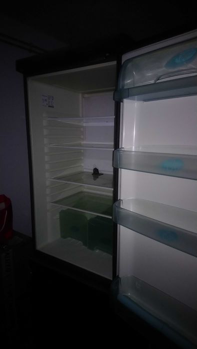 Frigorífico combinado Eletrolux, usado com avaria