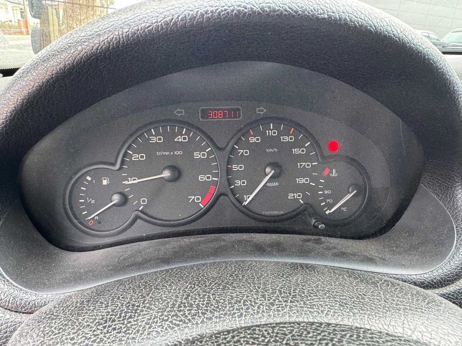 Peugeot 206 - 200