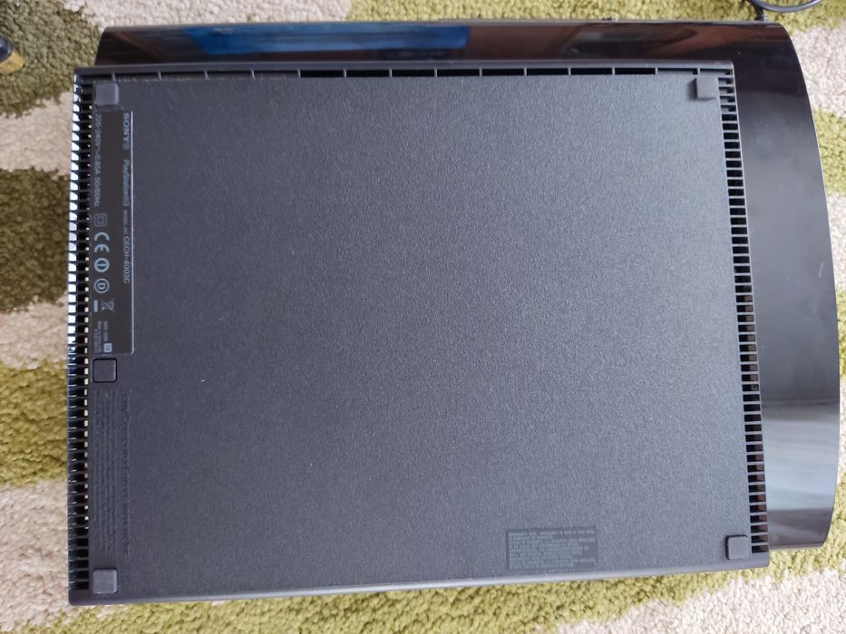 Playstation 3 super slim CIB 500GB cech-4003c