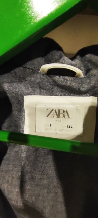 Вітрівка Zara 134р.