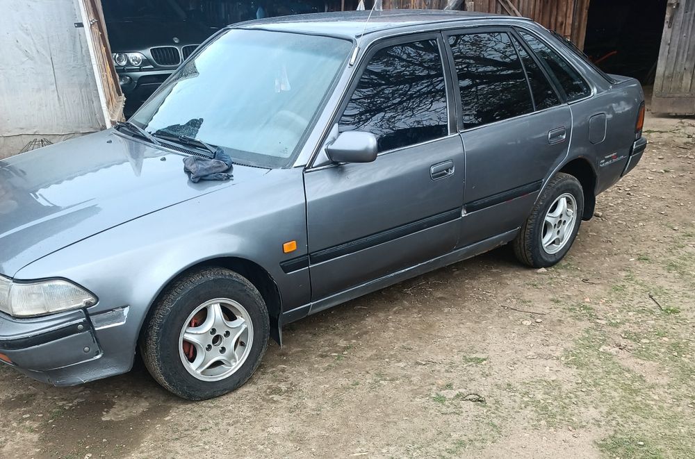 Автомобіль Toyota Carina 2
