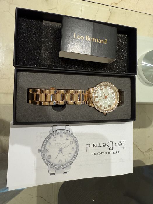 Zegarek zloty krysztalki Leo Bernard