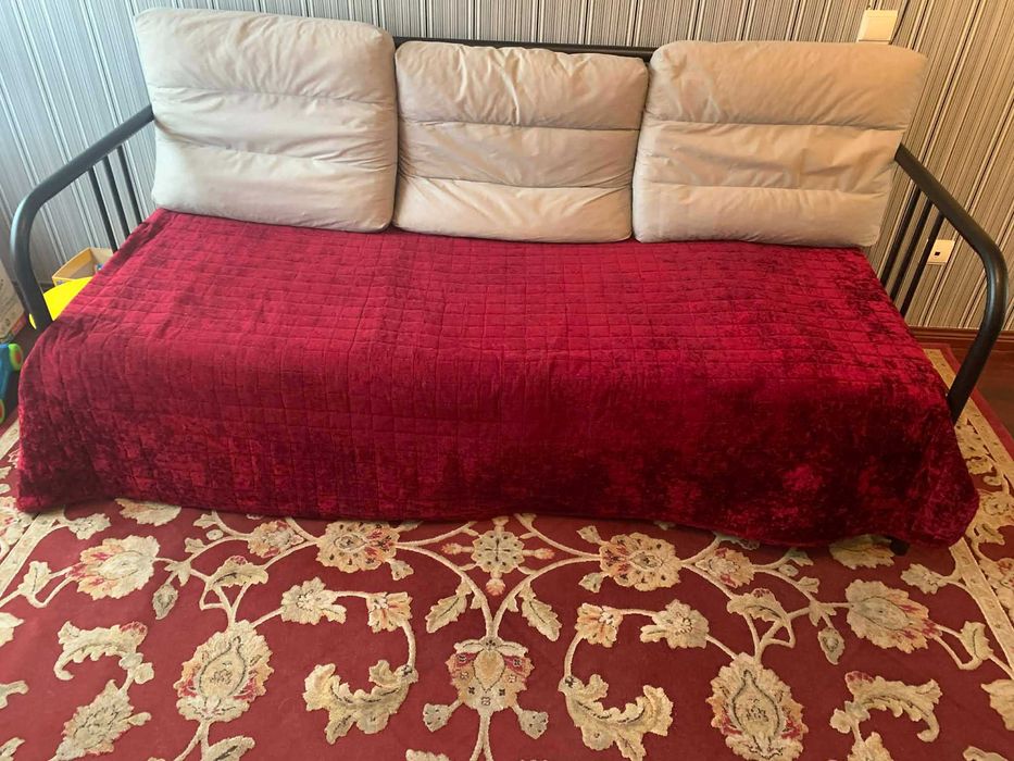 Sofá/cama completa + tapete