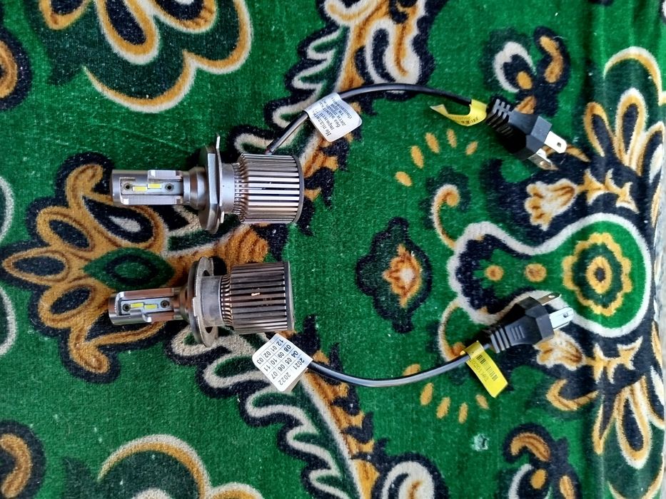 Лед ламппи h4 роз'єм