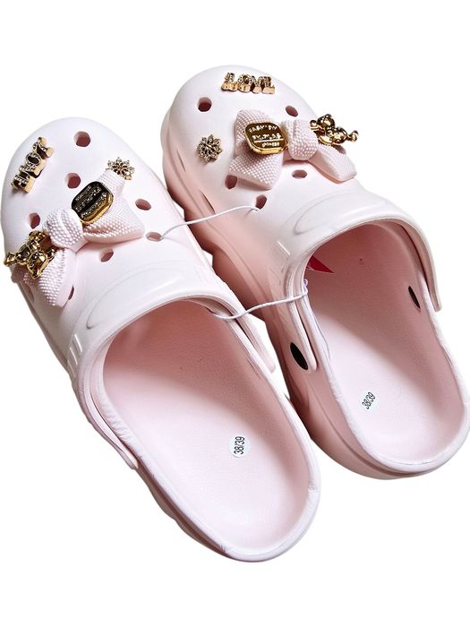 Klapki na basen z przypinkami. Nowe