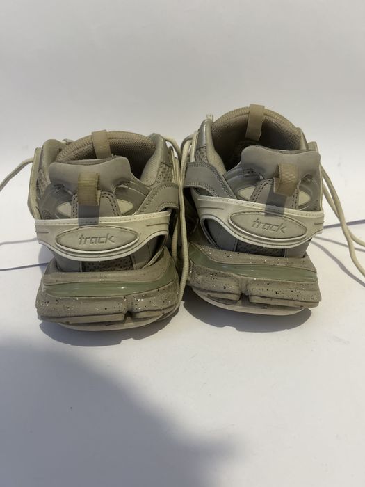 Balenciaga track