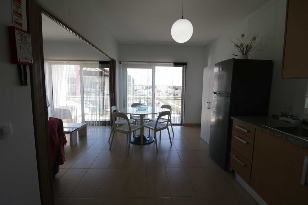 Apartamento T1 para férias com piscina e internet a 5 minutos pé praia