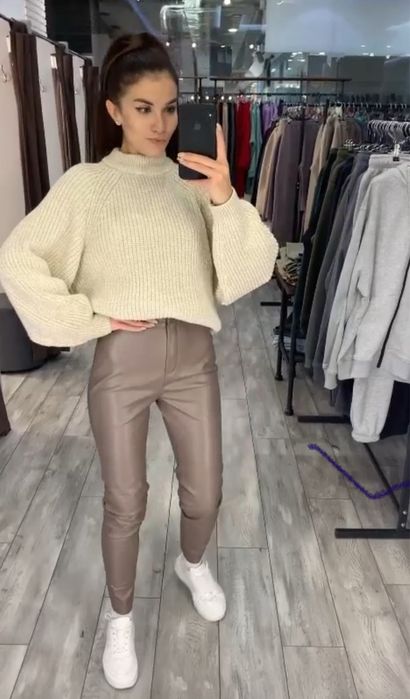 Продам штани з екошкіри ідеальні!!! М розмір