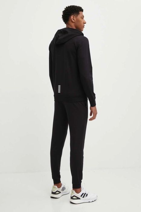 Костюм emperio armani розмір Л