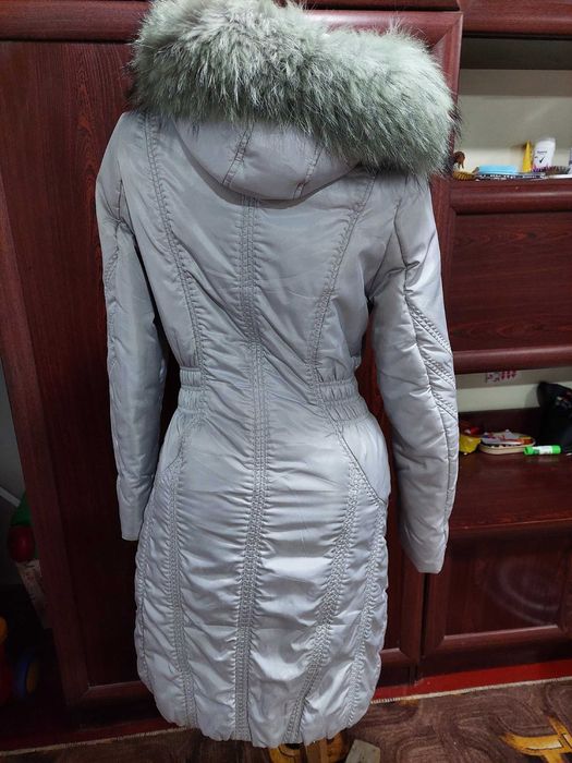 Зимова куртка в чудовому стані, р.м.