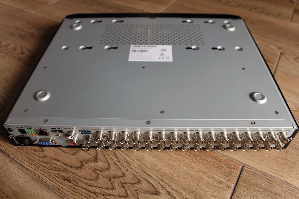 32х канальный видеорегистратор Hikvision DS-7232HQHI-K2 •8IP или 40IP•