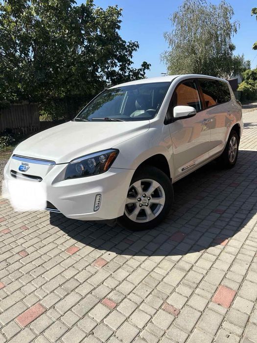 Toyota RAV4 EV 2012