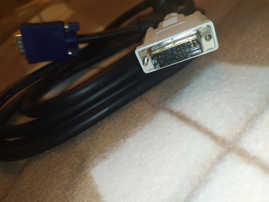 Продам кабель DVI на VGA